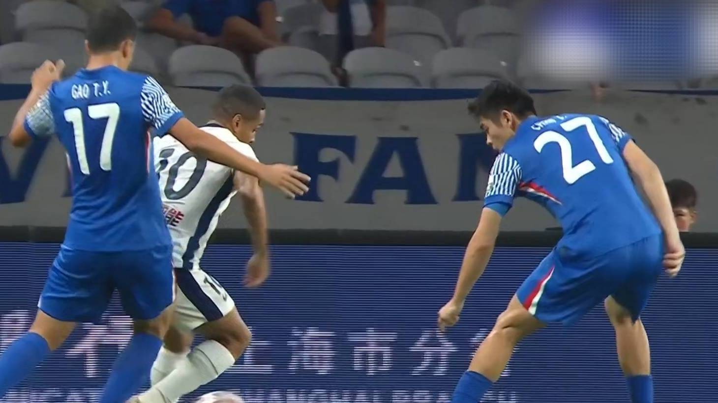 成都蓉城清晨绝杀压哨，志在德国杯名次提升，引发热议，轮换策略成焦点(德国杯决赛罗本绝杀)-凯时尊龙