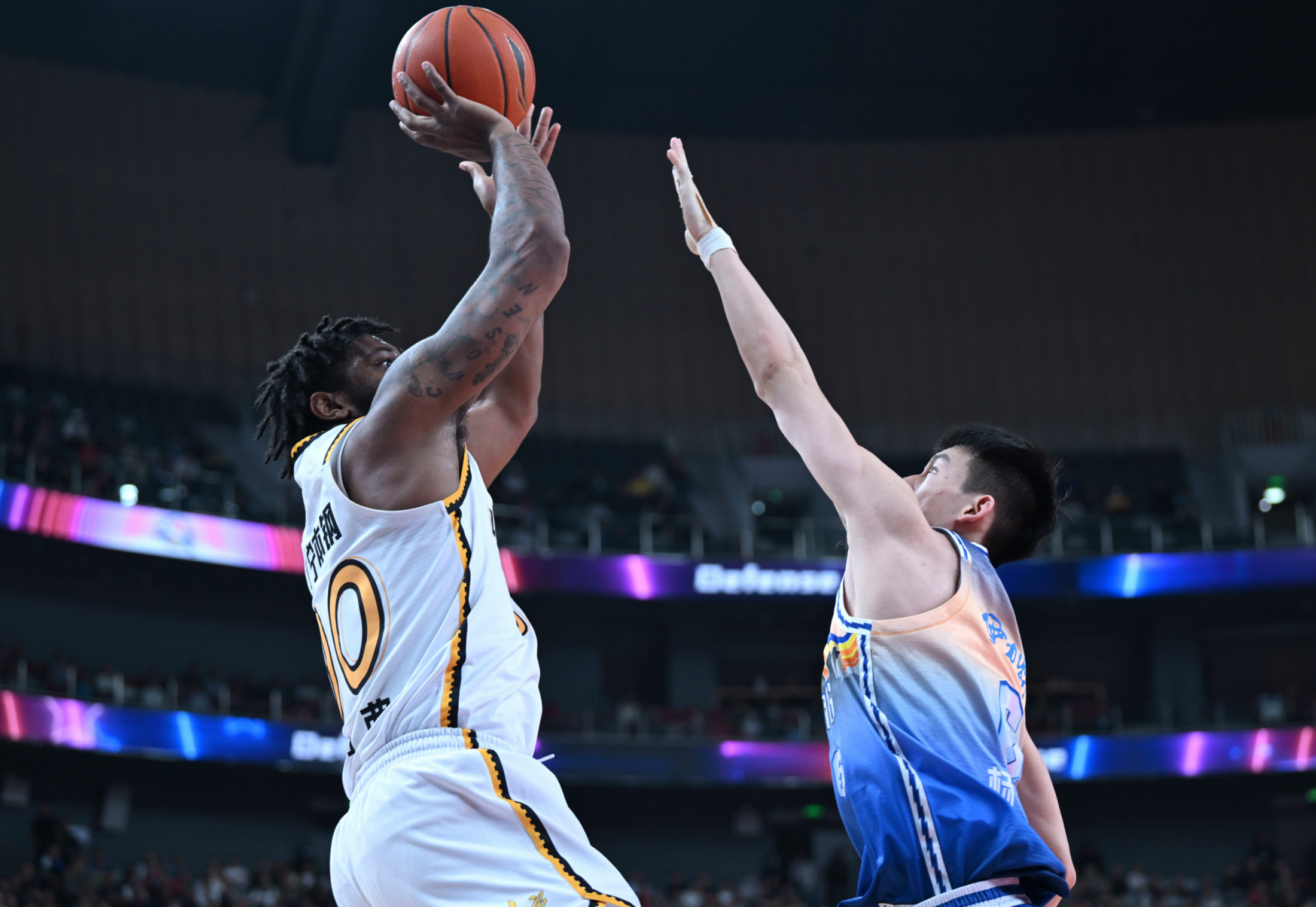 关于清晨CBA常规赛焦点战；奥兰多魔术篮板制胜；管理层满意；训练强度明显提升的信息-凯时入口